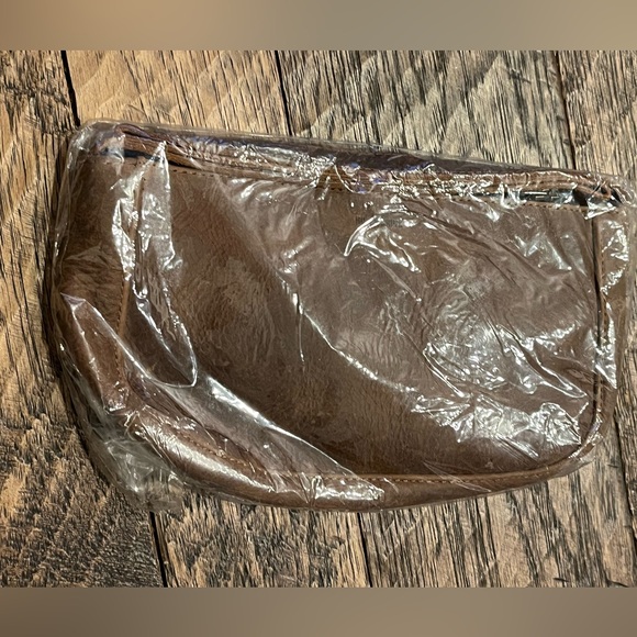 Hide & Drink leather zippered purse with handle - Picture 4 of 6